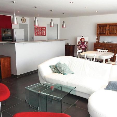 Awesome Apartment In Sauvian With Wifi Buitenkant foto