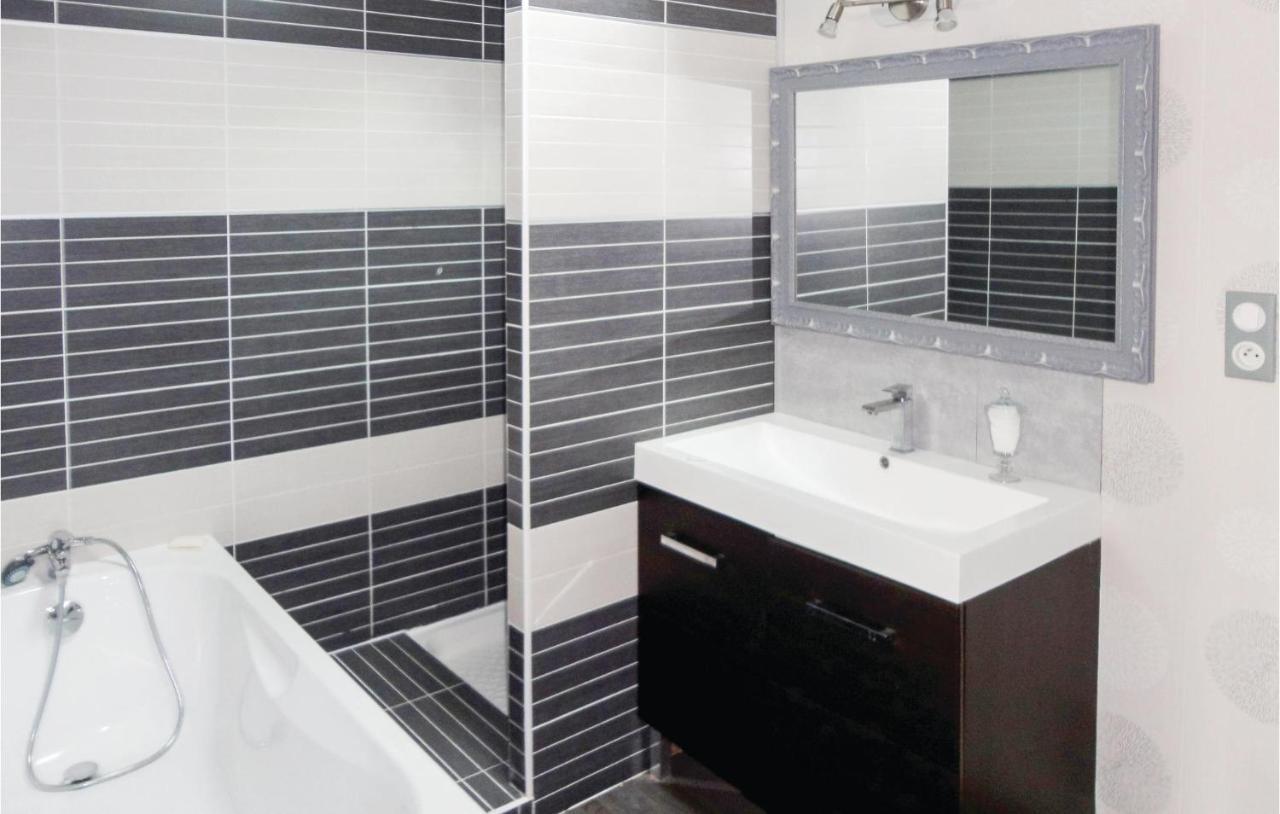Awesome Apartment In Sauvian With Wifi Buitenkant foto