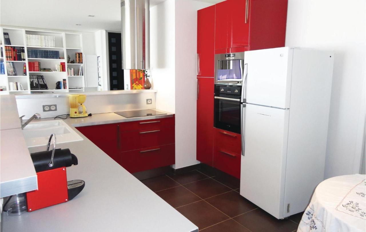 Awesome Apartment In Sauvian With Wifi Buitenkant foto