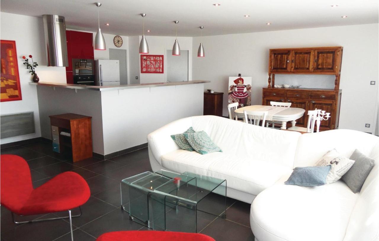 Awesome Apartment In Sauvian With Wifi Buitenkant foto